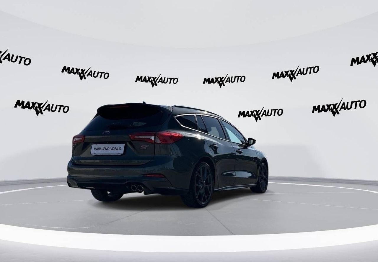 Zunanja slika - Ford Focus - 2.0 ST LED 19 RECARO KAMERA GRETJE SEDEŽEV - 5