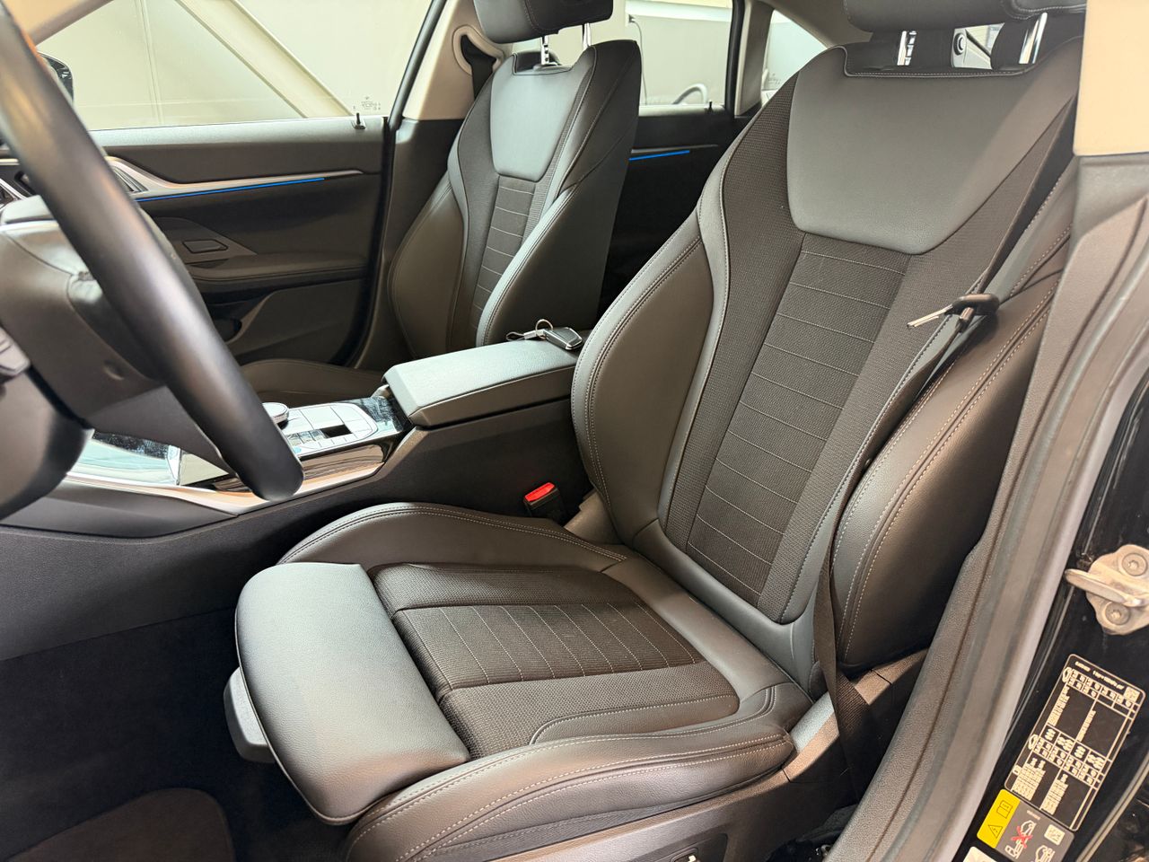 Notranja slika - BMW i4 - BMW - 27