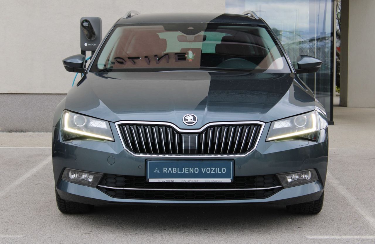 Zunanja slika - Škoda Superb - 1.6 TDI Style Combi 88 kW NAVI TEMPO GRET SED KAM - 2