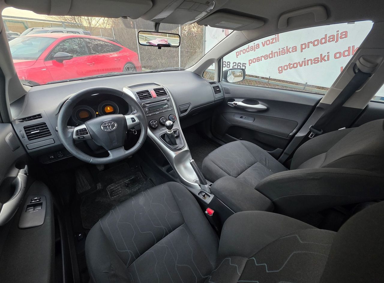 Zunanja slika - Toyota Auris - 1.33 Dual VVT-i Luna KLIMA-SLOVENSKA-1.LASTNIK - 9