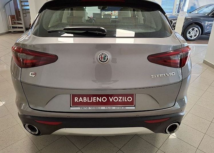 Zunanja slika - Alfa Romeo Stelvio - 2.0 Turbo 16v 280 AT8 Q4  LED.KAMERA.19 COL - 5
