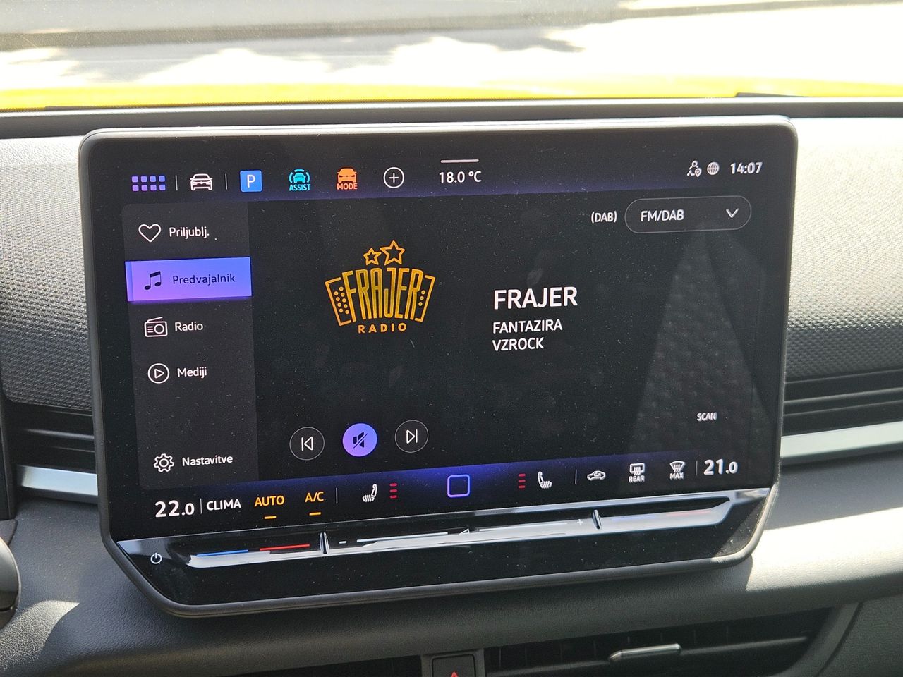 Zunanja slika - VW T-Roc - 1.5 eTSI R-Line DSG - 10