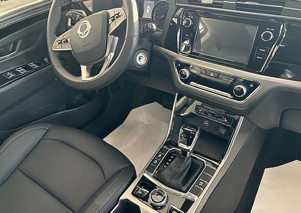 Zunanja slika - SsangYong Korando - 1.5 T-GDI Premium 4WD M T - 11