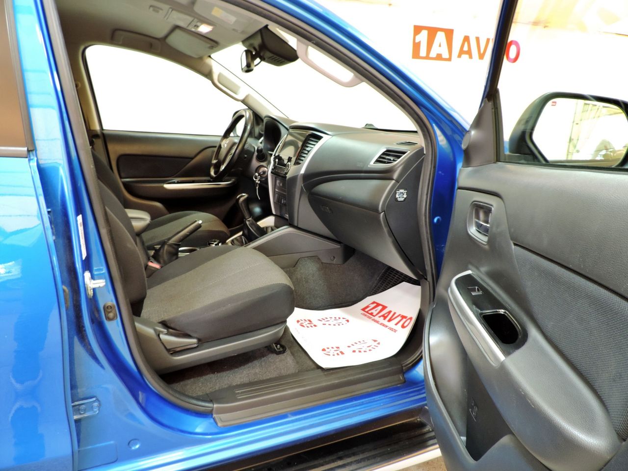 Zunanja slika - Mitsubishi L 200 - L200 Club Cab 4WD 2,2 DI-D Invite - 11