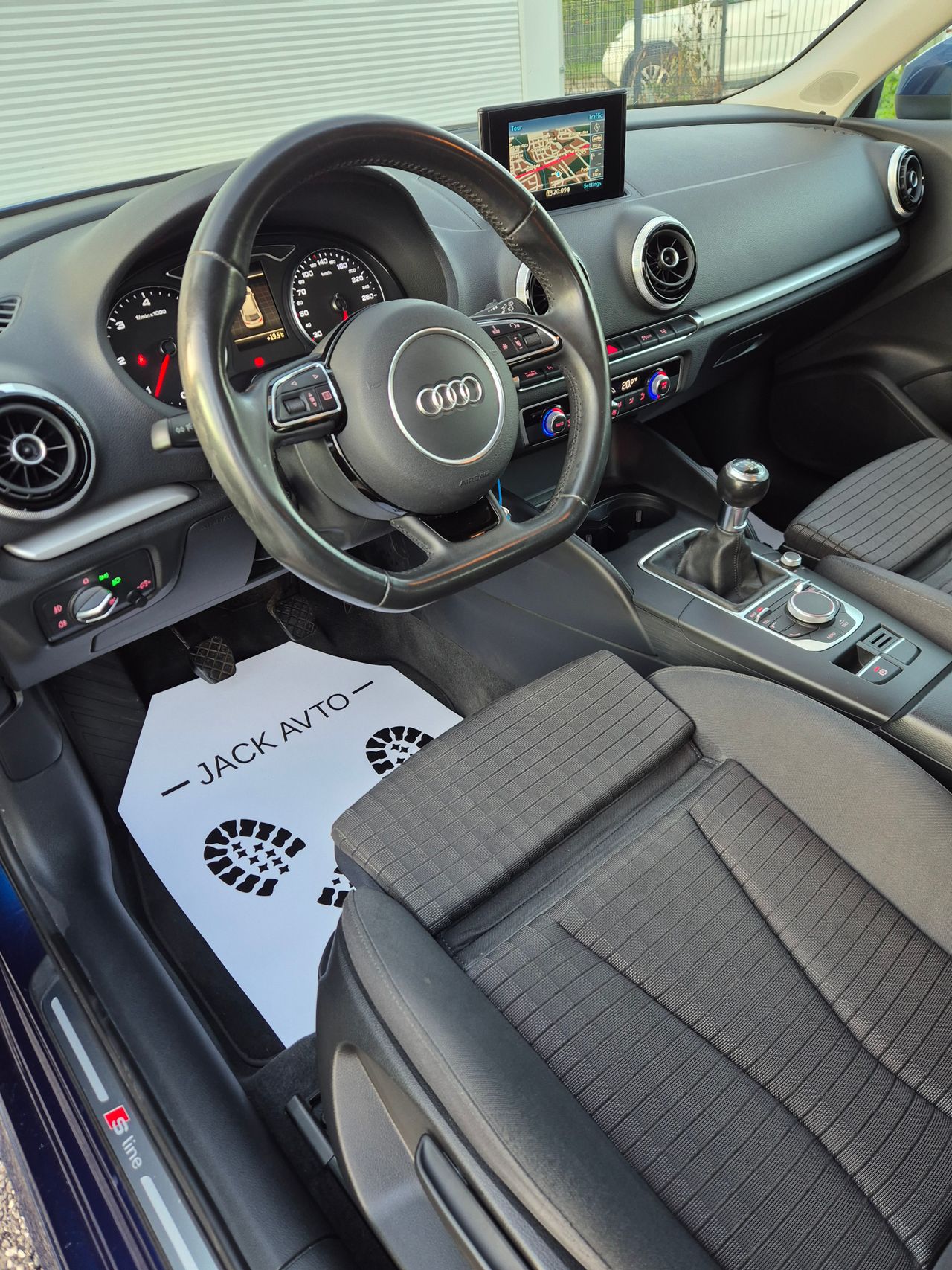 Notranja slika - Audi A3 - 2,0 TDI Ambition - 5