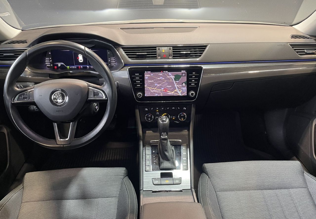Zunanja slika - Škoda Superb - SLO-NAVIGACIJA-VIRTUAL-MEMORY-RADAR-ALU19-KAMERA - 9