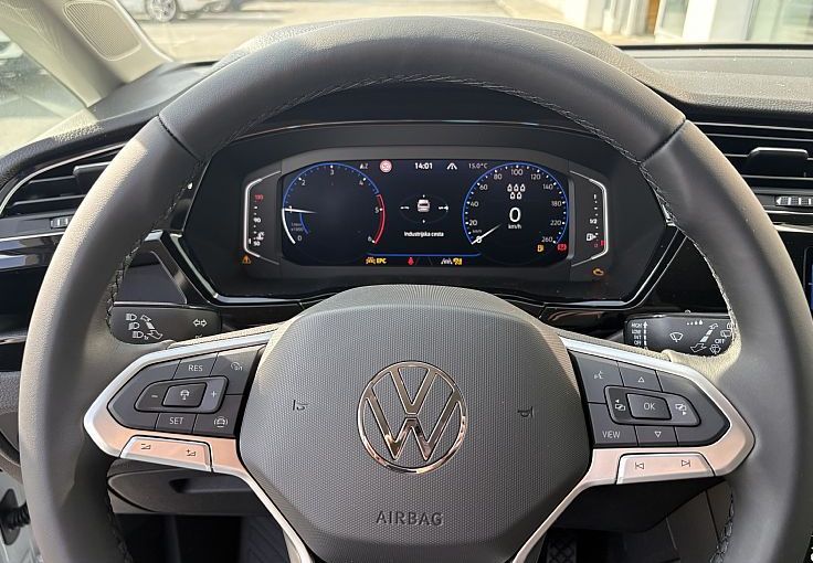 Zunanja slika - VW Touran - 2.0 TDI R-Line Final Edition  - ZALOGA-7 SEDEŽEV - 7
