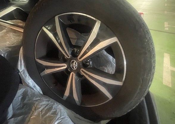 Zunanja slika - Toyota C-HR - C-enter 1.8 VVT-i hibrid CVT NAVI. KAMERA.TEM - 14