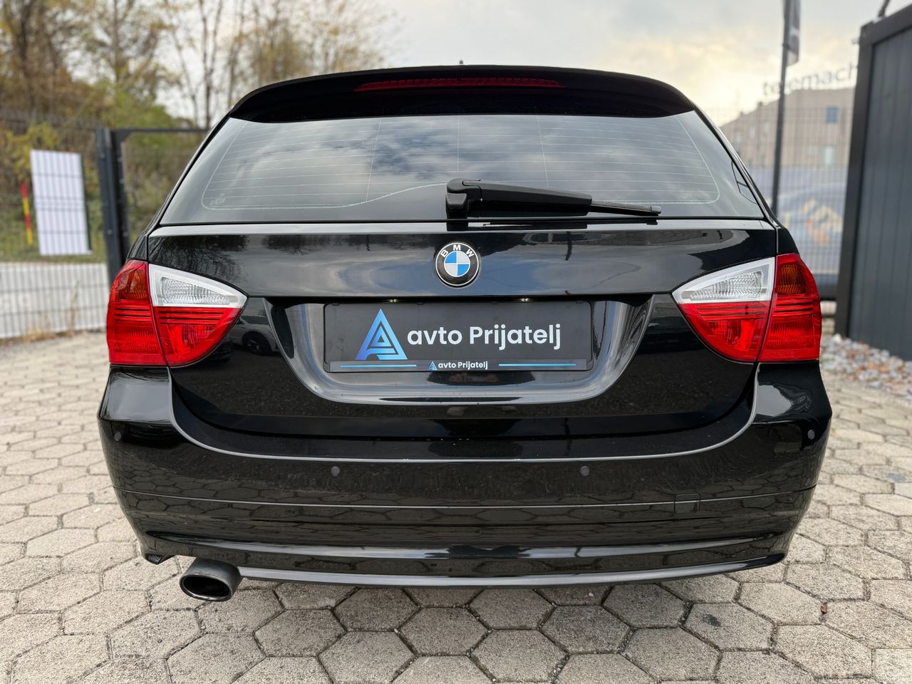 Zunanja slika - BMW Serija 1 - 320d | Usnje | Navi | TOP OHRANJEN - 8