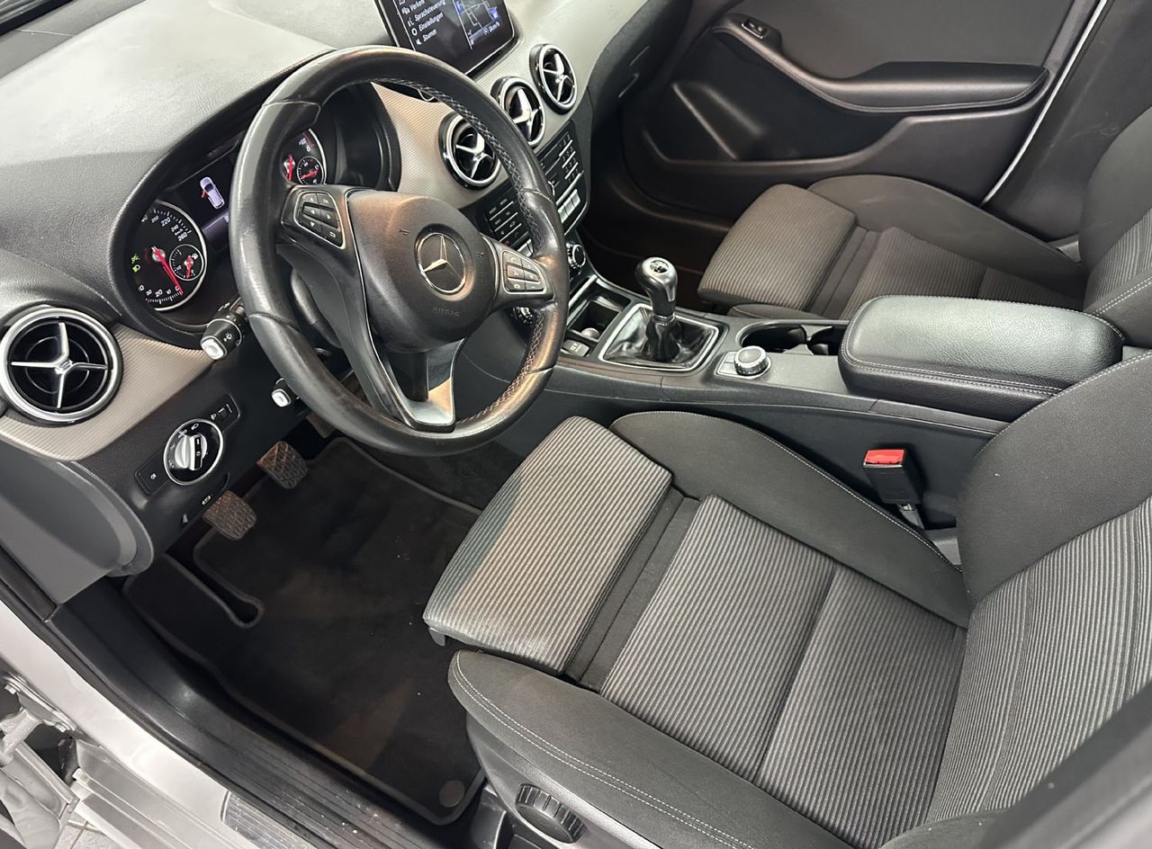 Zunanja slika - Mercedes-Benz B-Razred - B 180 d.NEMŠKI.NAVI.80 KW.SAMO 120.000 KM - 20
