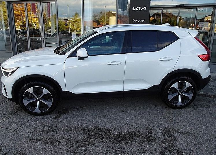 Zunanja slika - Volvo XC40 - 2.0 B3 Core 2WD -VIRTUAL -KAMERA -NAVI - 3