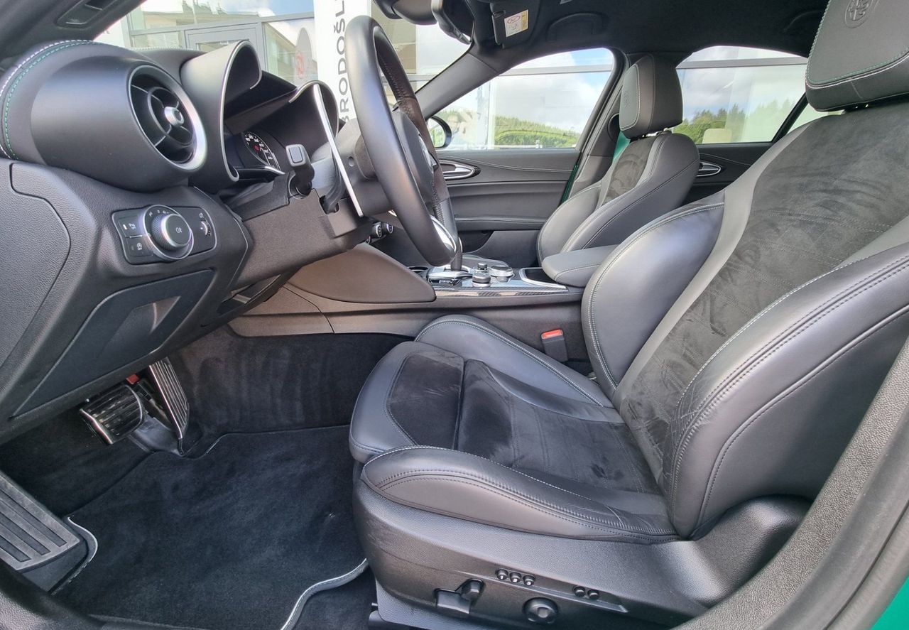 Zunanja slika - Alfa Romeo Giulia - 2.9 V6 Bi-Turbo Quadrifoglio 510hp - HARMAN KARDON - 10