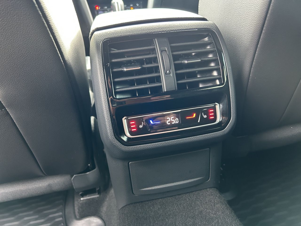 Zunanja slika - VW Arteon - 4motion 2,0 TDI R-Line DSG - 18