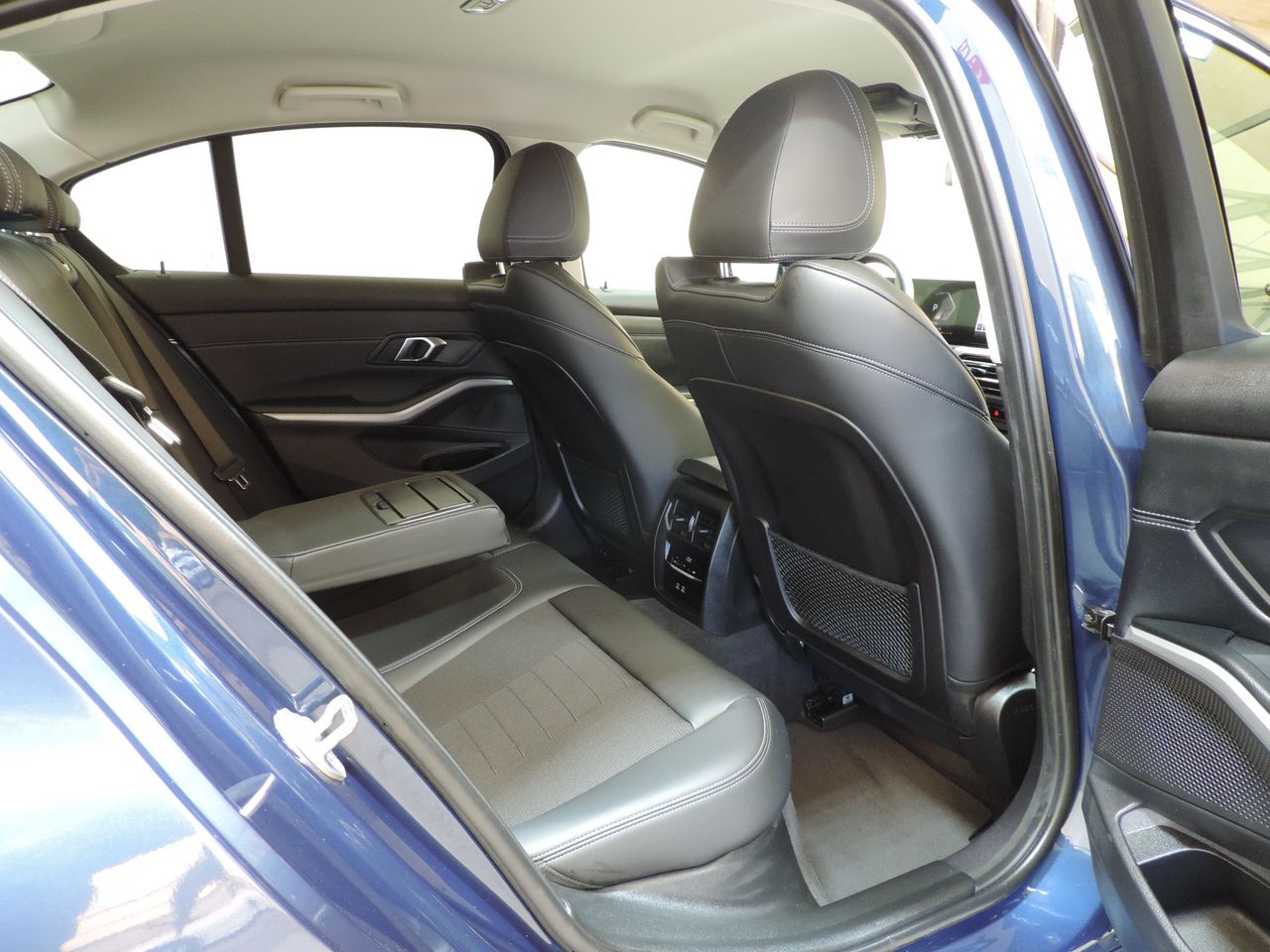 Zunanja slika - BMW Serija 3 - 318d Avt. USNJE-LED-KAMERA-MRTVI KOT - 12