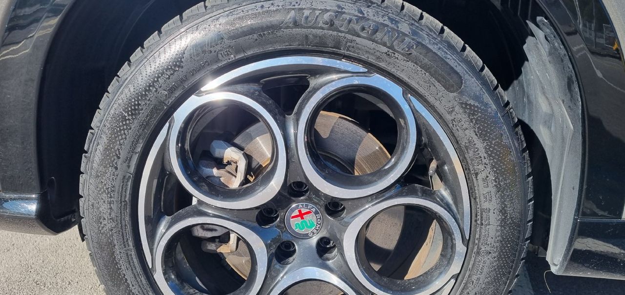Zunanja slika - Alfa Romeo Tonale - 1.3 PHEV 280 Q4 Ti OPREMA + ODLIČNO OHRANJEN - 16