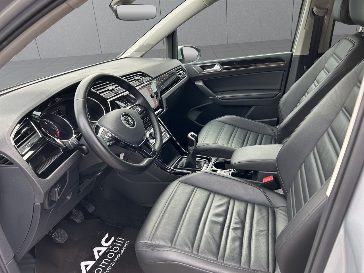 Zunanja slika - VW Touran - 2,0 TDI BMT Family DSG - 6