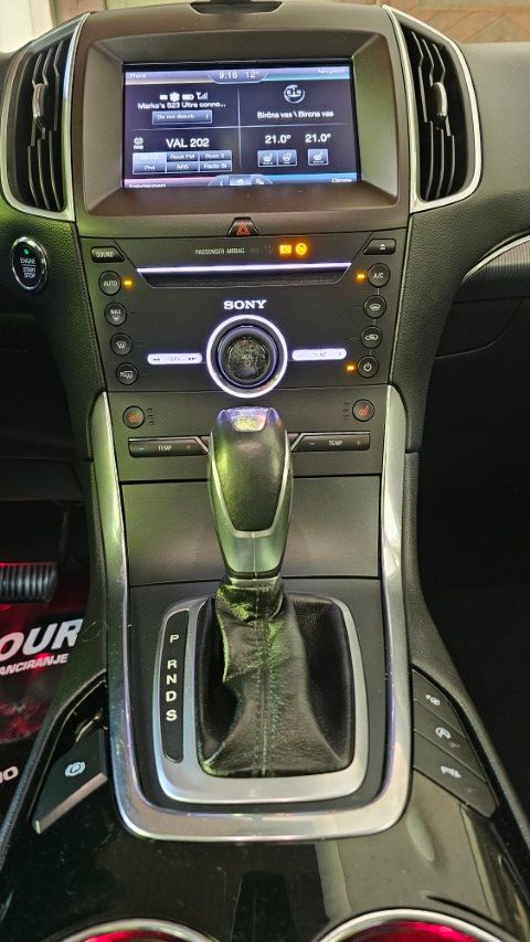 Notranja slika - Ford S-MAX - 2,0 TDCi Titanium Powershift - 7