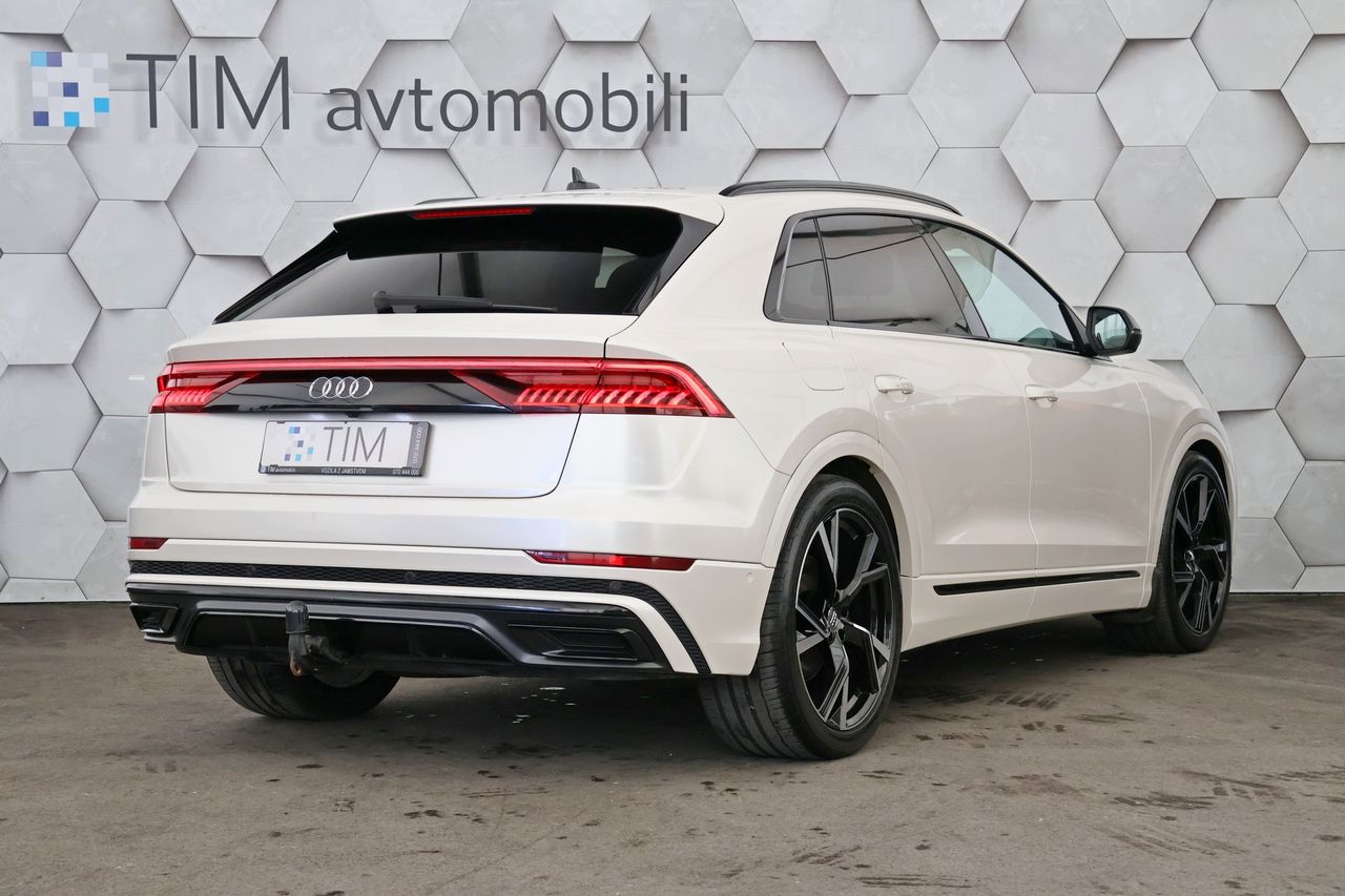 Zunanja slika - Audi Q8 - 50TDI Quattro Tiptronic 3xS-Line 286KM - 3