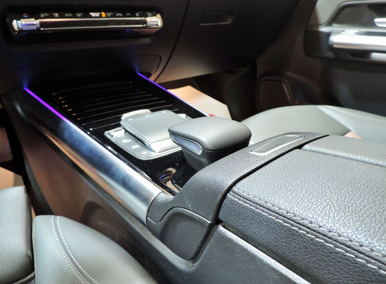 Zunanja slika - Mercedes-Benz EQA - 250  LED-KAMERA-MRTVI KOTI - 19