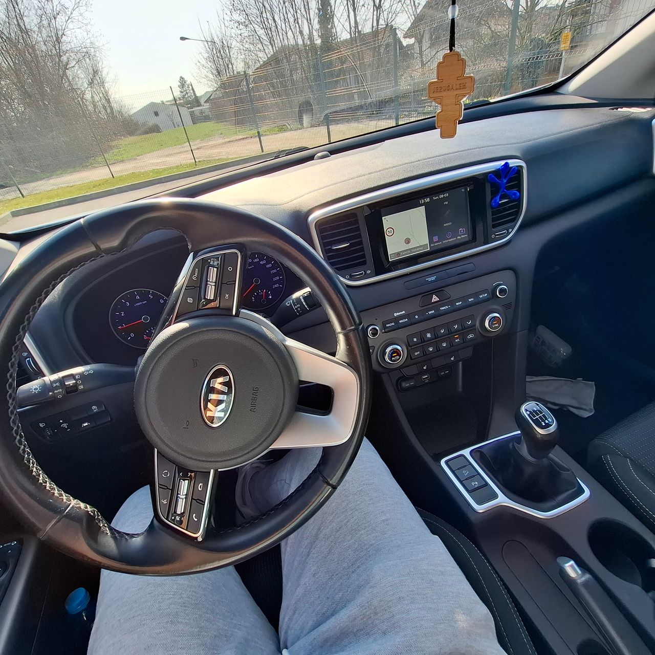 Notranja slika - KIA Sportage - AWD 1,6 T-GDI GT-Line ISG - 4