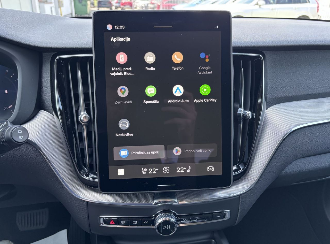 Zunanja slika - Volvo XC60 - B5P  Core AT AWD 3 leta garancije + 3 servisi - 16