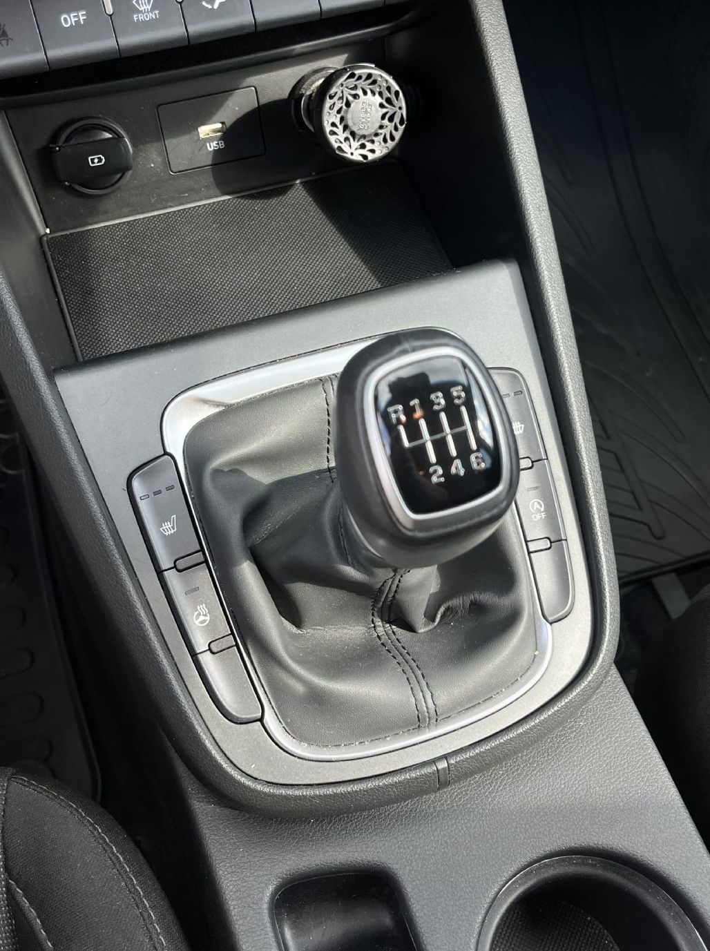 Zunanja slika - Hyundai Kona - 1.0 T-GDI 120 Premium LED.NAVI.KAMERA.OGR.SEDEŽ - 17