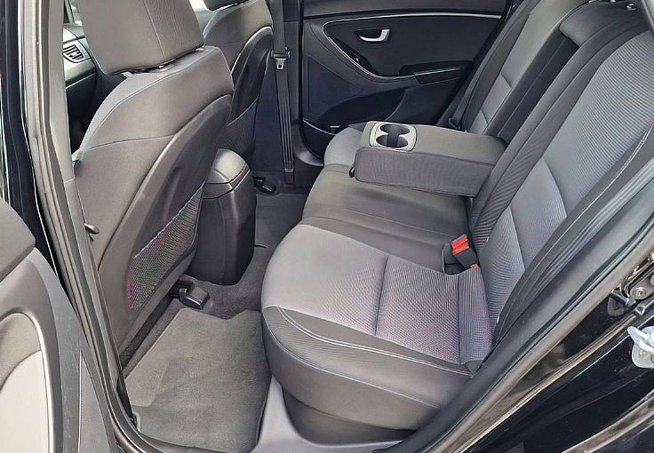 Zunanja slika - Hyundai i30 Wagon - 1.6 CRDI 81KW COMFORT LEPO OHRANJEN - 10