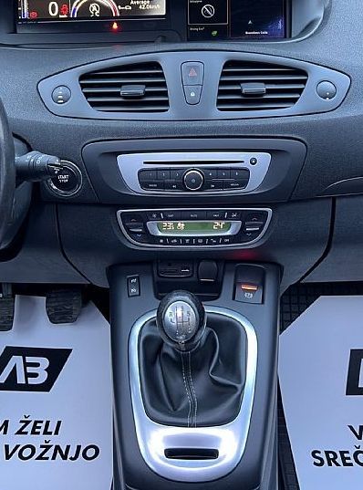 Zunanja slika - Renault Scénic - Grand Scenic 1.5 dCi+1.LAST+SLO+NAVI+PANORAMA+Limited Edition . - 14