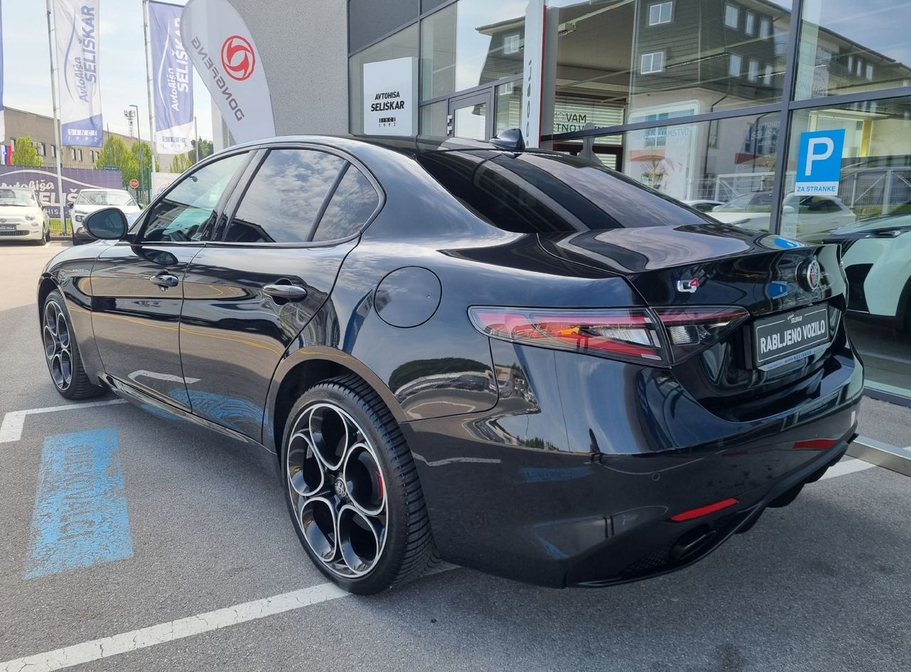 Zunanja slika - Alfa Romeo Giulia - 2.0 Turbo 280 Q4 Veloce - KOT NOVO - SAMO 9.022KM - 4