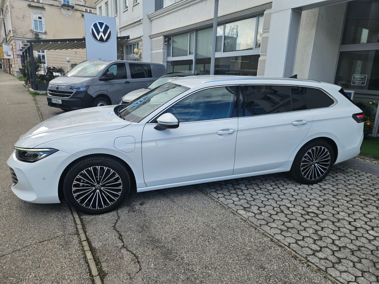 Zunanja slika - VW Passat - Variant 1.5 TSI eHybrid Elegance DSG - 5