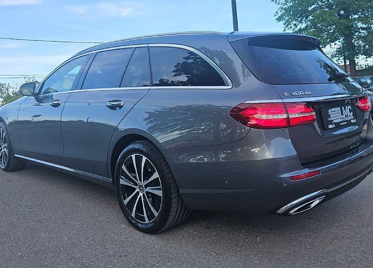Zunanja slika - Mercedes-Benz E-Razred - E 300De 276ks °FULL LED° °VIRTUAL°18-COL°°ZRAČNO° - 7