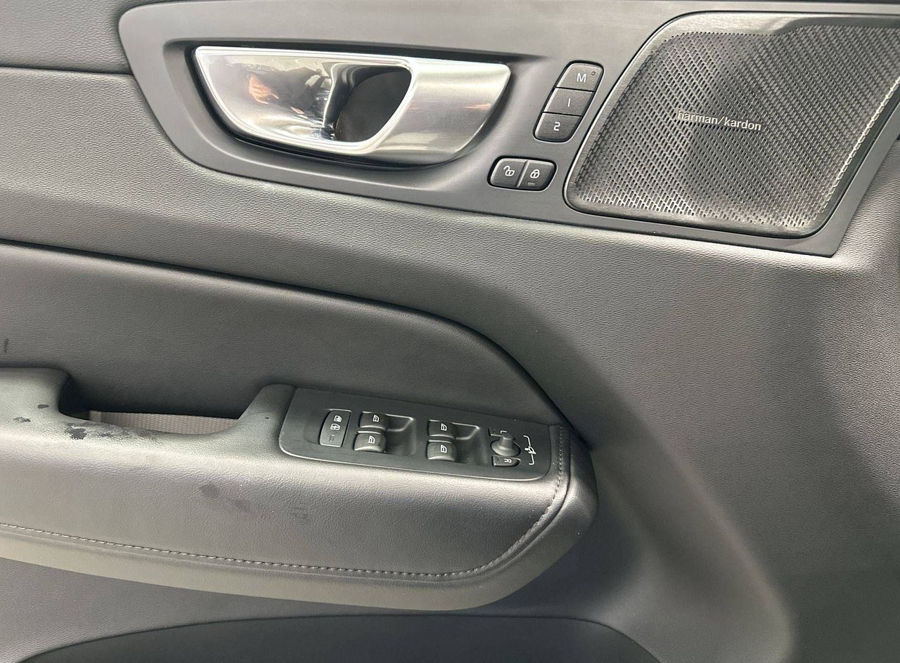 Zunanja slika - Volvo XC60 - B4 D Plus Dark AT... - 12