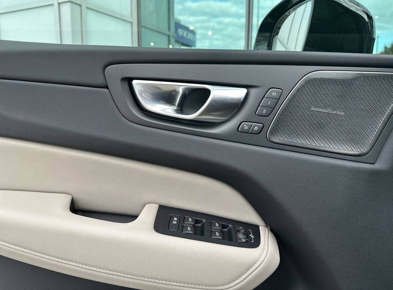 Zunanja slika - Volvo XC60 - B5  P  AWD Plus Dark... - 13