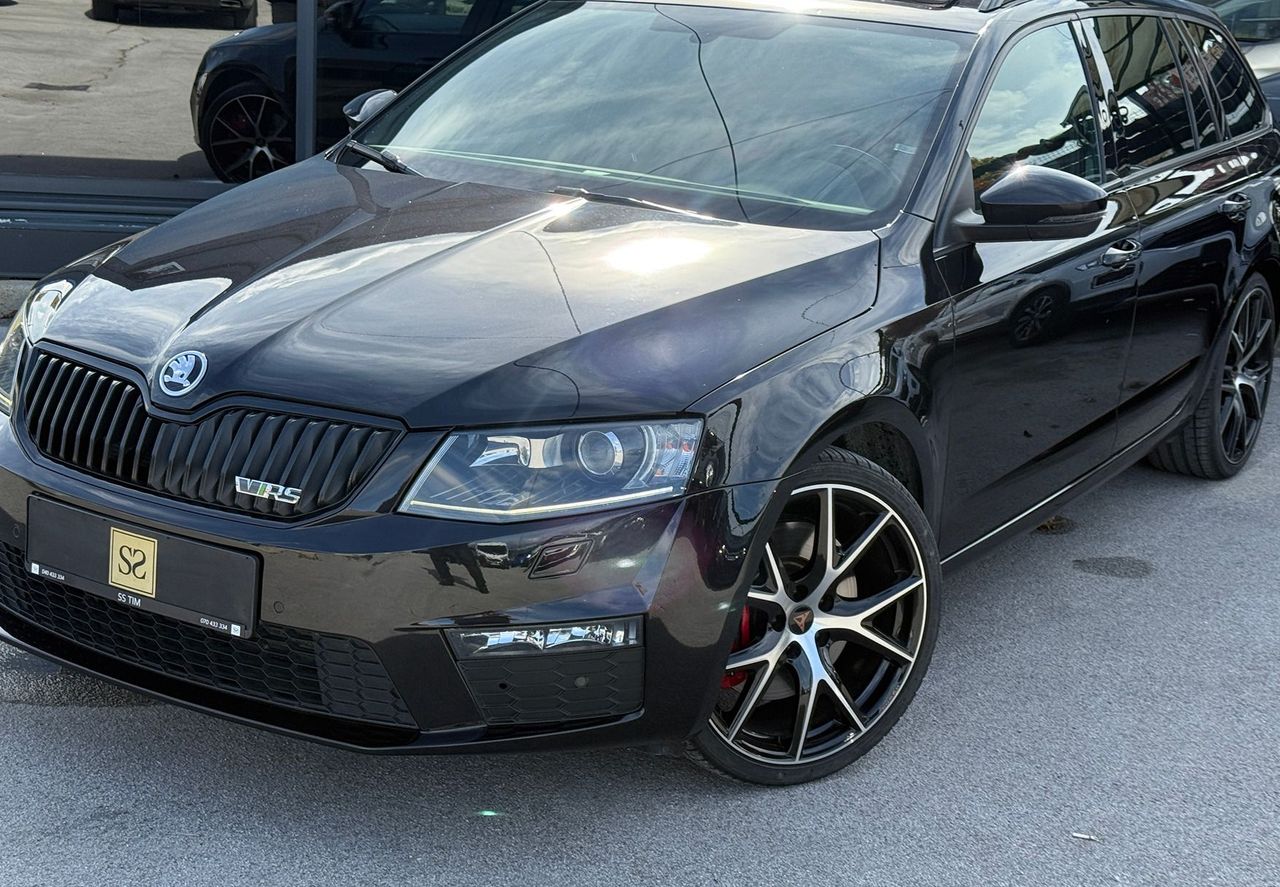 Zunanja slika - Škoda Octavia - 2.0TSI RS DSG 162 kW Panorama BiXenon Navi 71000km - 1