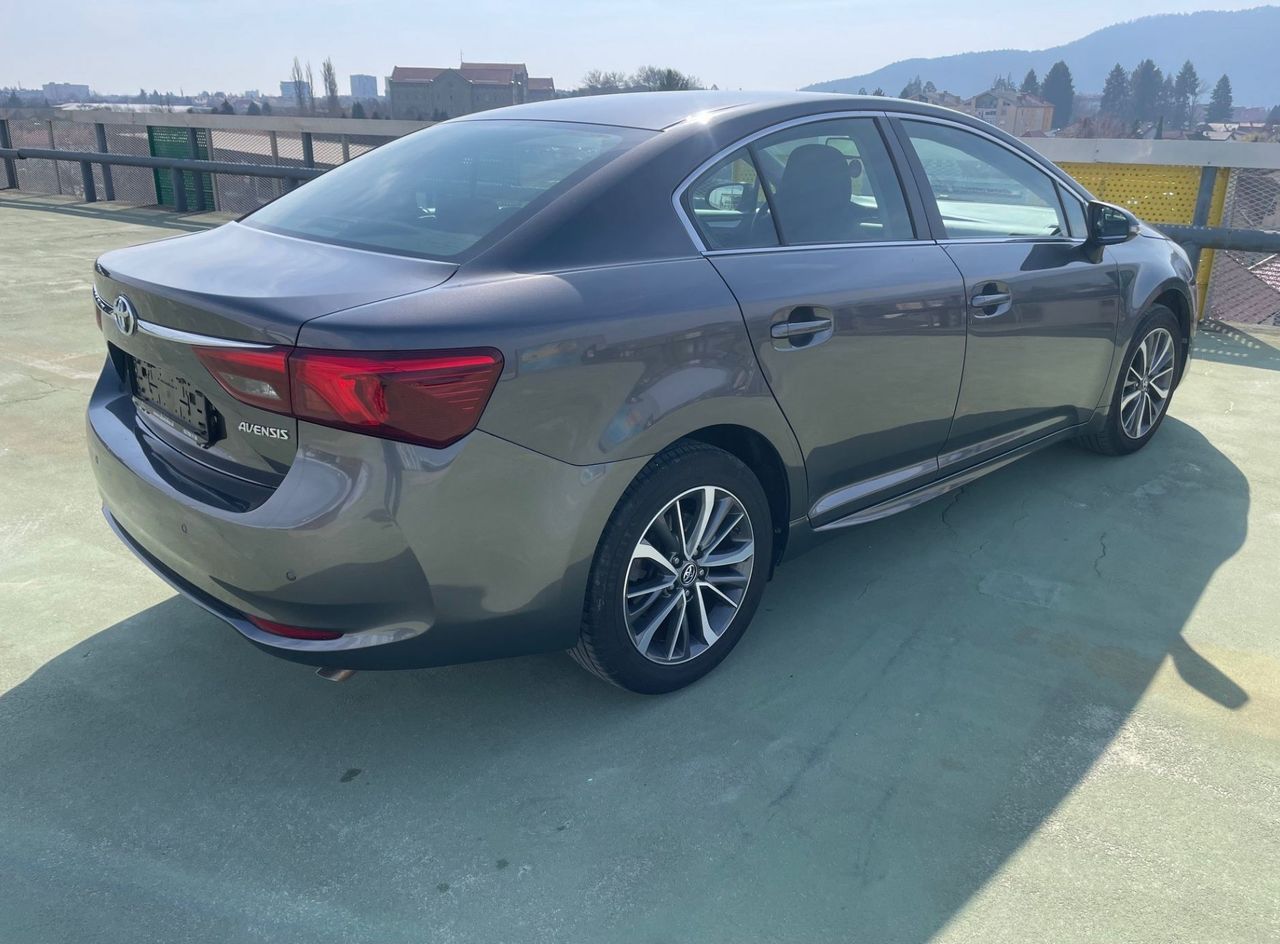 Zunanja slika - Toyota Avensis - 2.0 D-4D Luna XSENON.NAVI.2XPDC. - 4