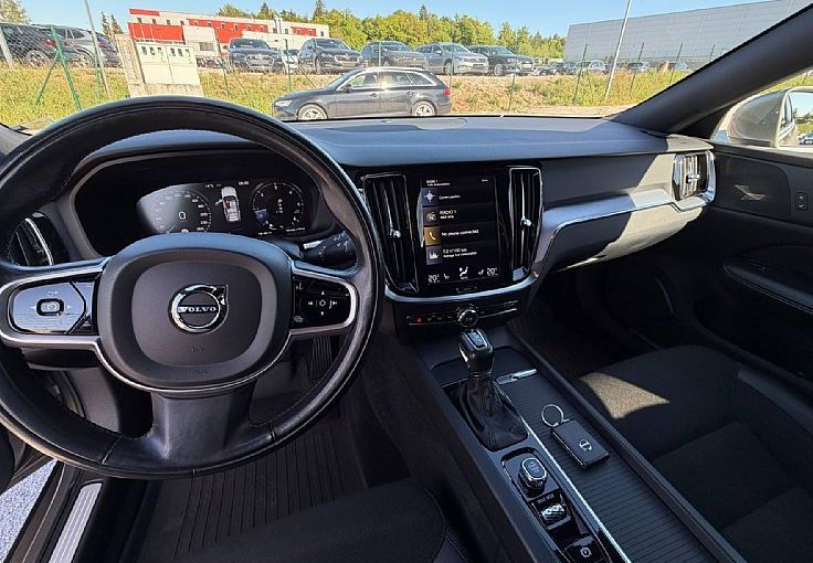 Zunanja slika - Volvo V60 - D4 Momentum Avt. ZELO LEP - 9
