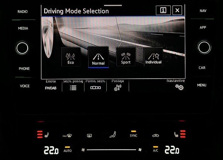 Zunanja slika - VW Passat - Variant 2.0TDI-200KM-4M-2X-R-LINE-VIRTUAL-KAMERA-IQ-LIGHT- - 14