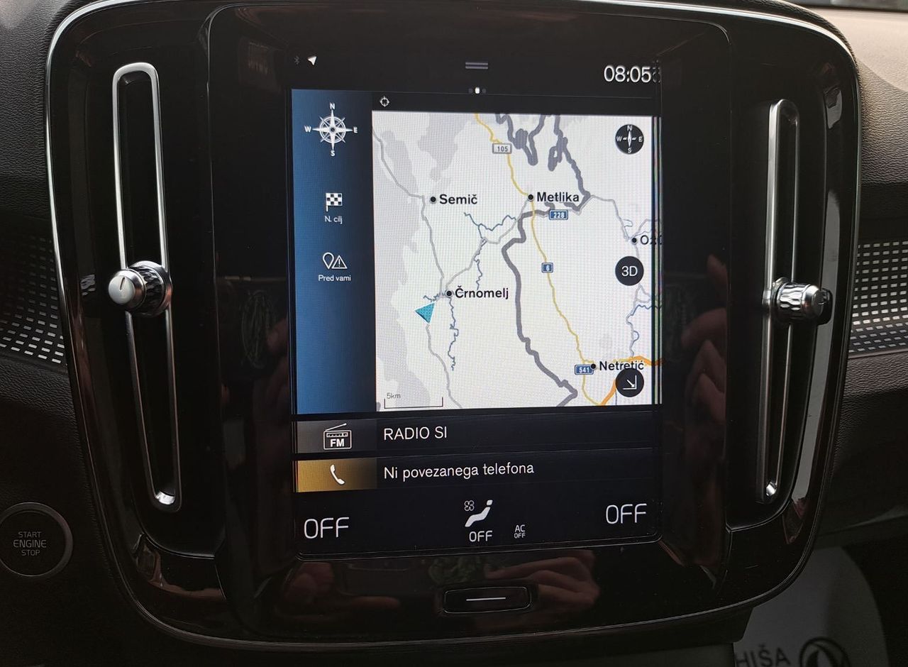 Zunanja slika - Volvo XC40 - T3 AUT R-Design Z ENOLETNIM JAMSTVOM - 12