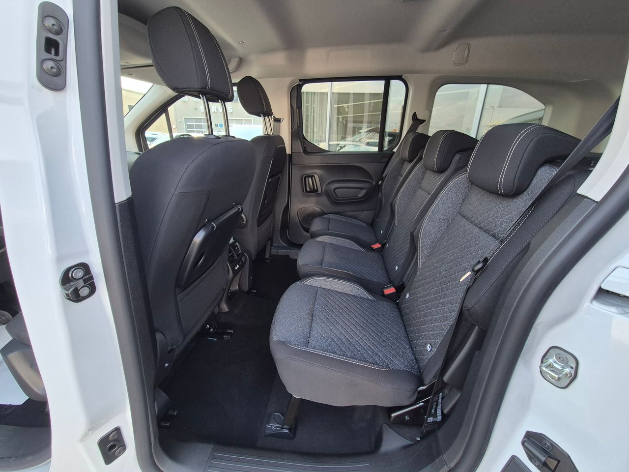 Zunanja slika - Peugeot Rifter - L2 Allure 1.5 B-HDi 130 - 7