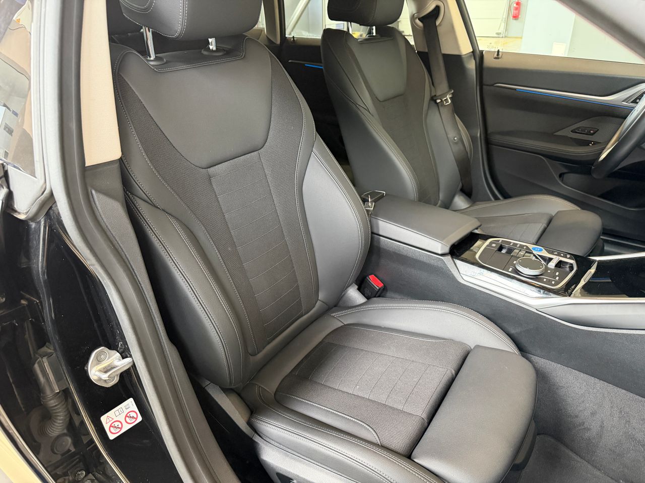Notranja slika - BMW i4 - BMW - 31
