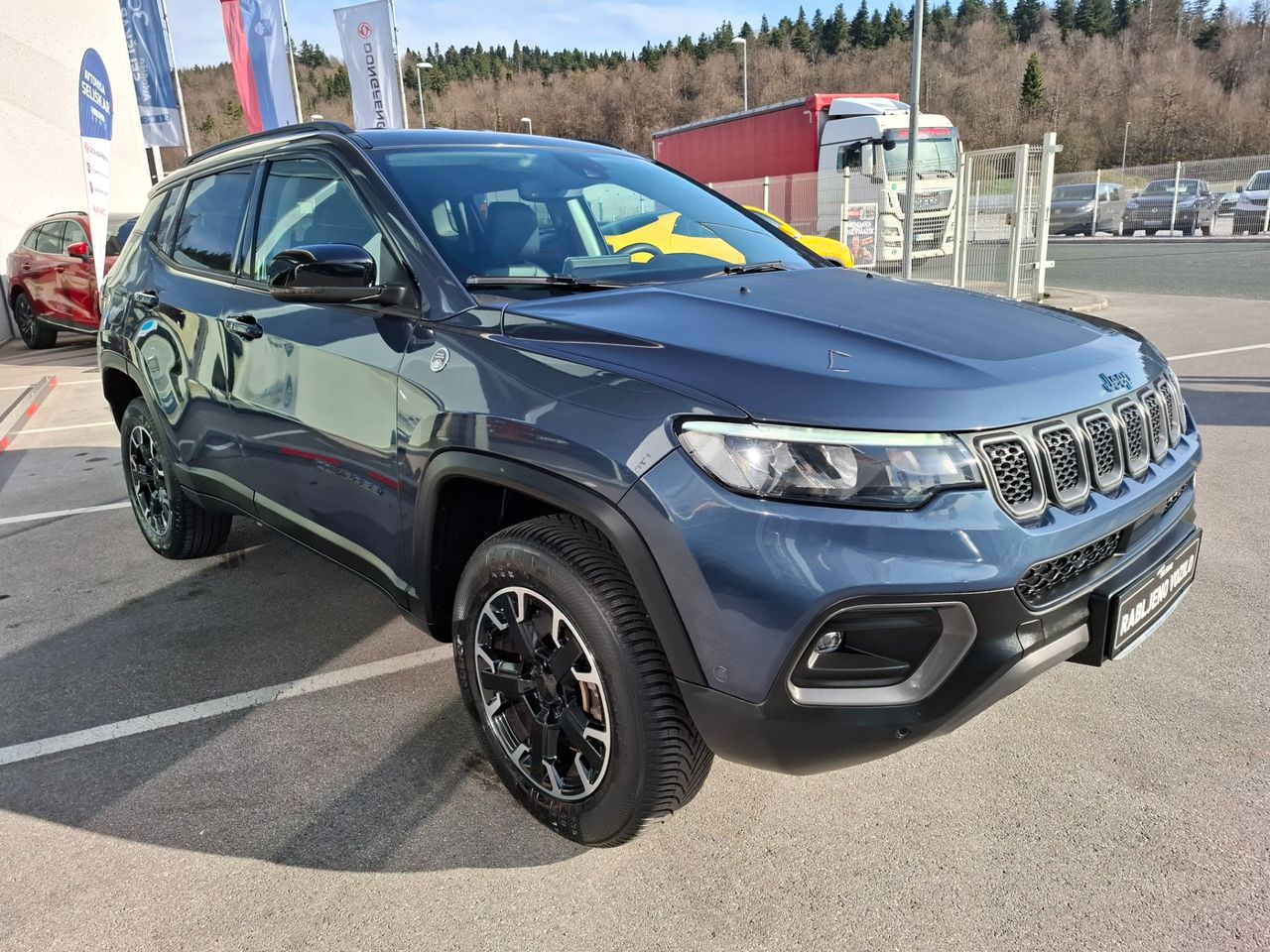 Zunanja slika - Jeep Compass - 1.3 GSE PHEV 4xe 240 Trailhawk - ODLIČNO OHRANJEN - 3