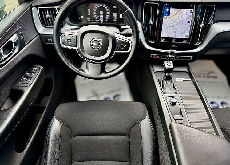 Zunanja slika - Volvo XC60 - D4 AWD Momentum B-kat.pnevm. - 8