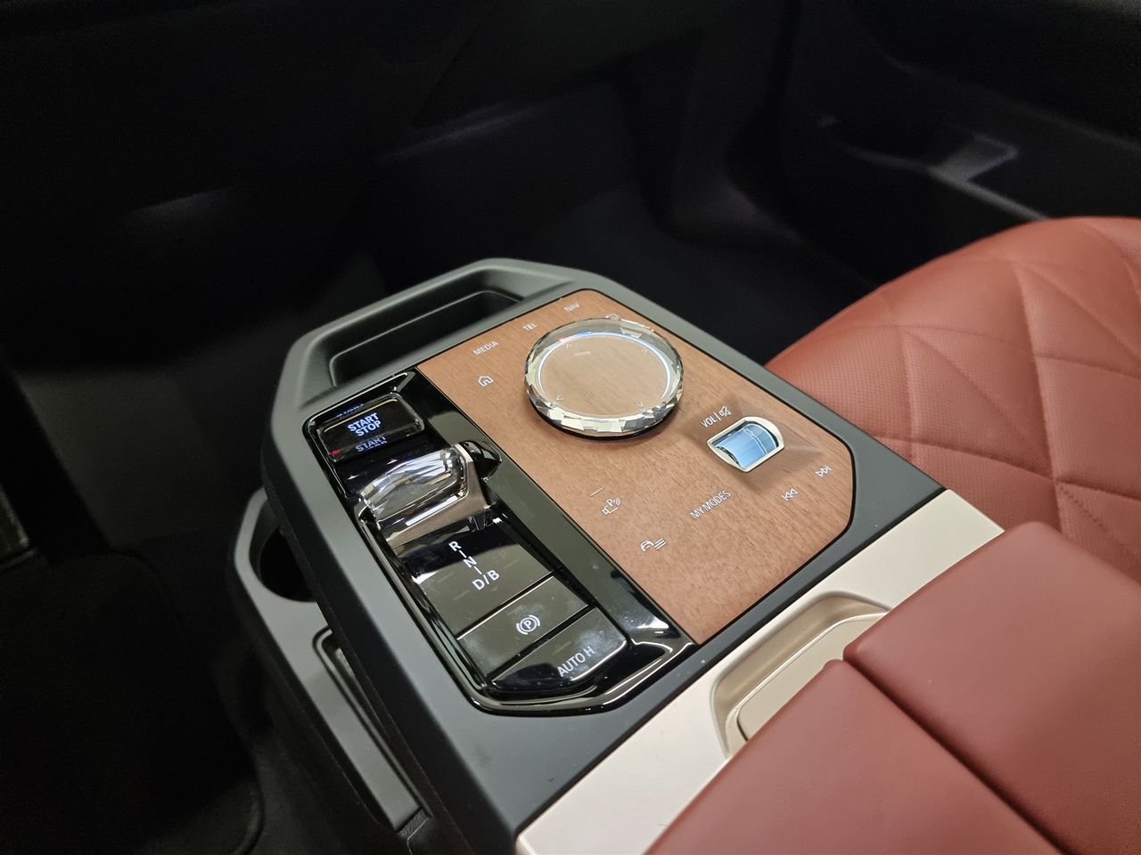 Zunanja slika - BMW iX - xDrive40 - 18