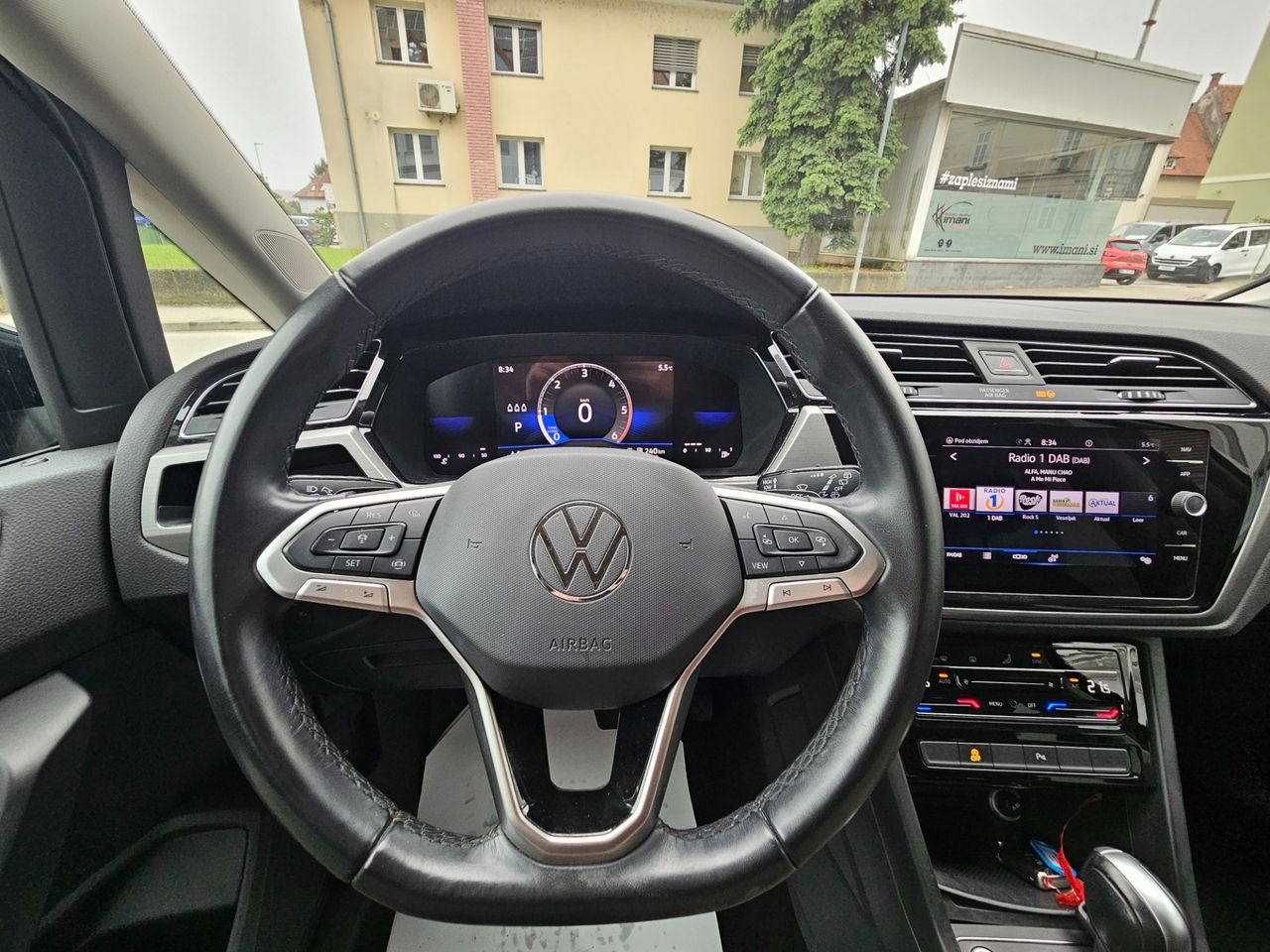 Zunanja slika - VW Touran - 2.0 TDI Family DSG - 9