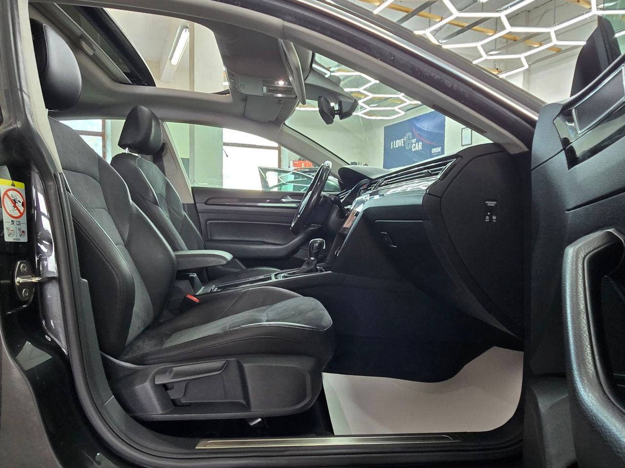 Zunanja slika - VW Arteon - 2,0 TDI BMT R-Line DSG - 7