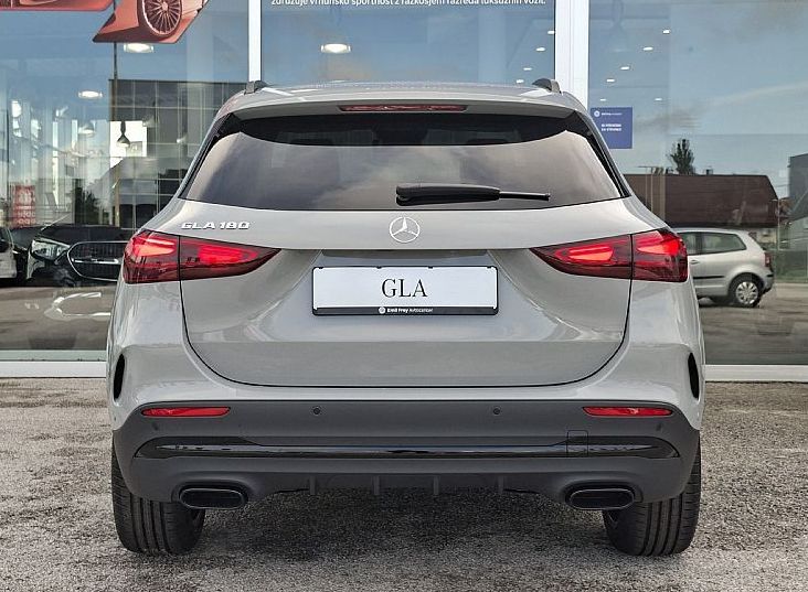 Zunanja slika - Mercedes-Benz GLA-Razred - 180 AMG EDITION - 5