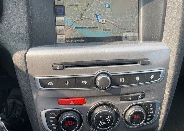 Zunanja slika - Citroën C4 - 1.2 PureTech 110 Feel.VELIK SERVIS.SAMO 103.000 KM - 3