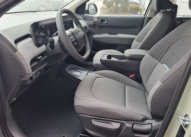 Zunanja slika - KIA EV3 - 58.3 kWh baterija. 150 kW  204 KM  Star - 9
