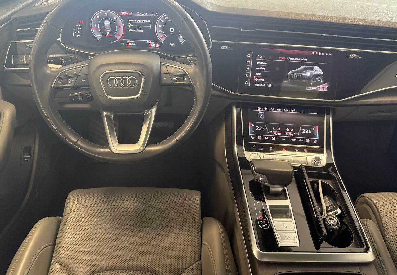 Zunanja slika - Audi Q8 - 50 TDI QUATTRO-S-LINE -PANORAMA-ZRAČNO-360¨ KAMER - 13