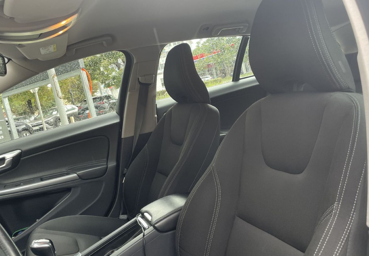 Zunanja slika - Volvo V60 - TEMPOMAT-VELIKI SERVIS-MULTIFUNKCIJA-AVT.KLIMA - 11